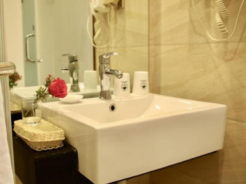 Greentree Inn Zhejiang Ningbo South Railway Station Express Hotel Экстерьер фото